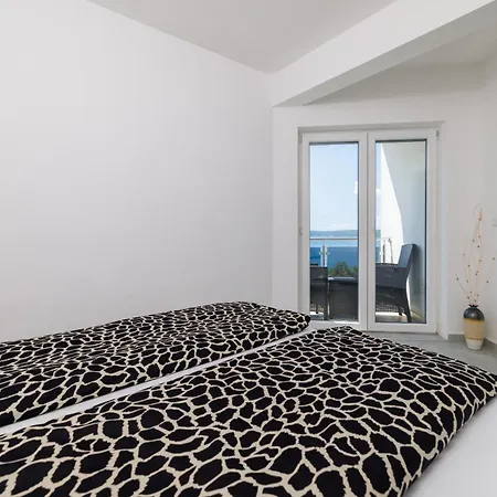 Villa Tatjana Apartment Mit Zwei Schlafzimmer Crikvenica Exterior photo